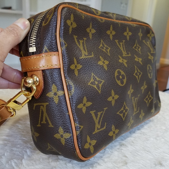 COPY - 💕CUTE Authentic LV Crossbody/Clutch/Shoulder Bag - Picture 9 of 16